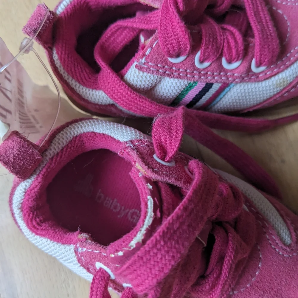 NWT Baby Gap rainbow sneakers size 5